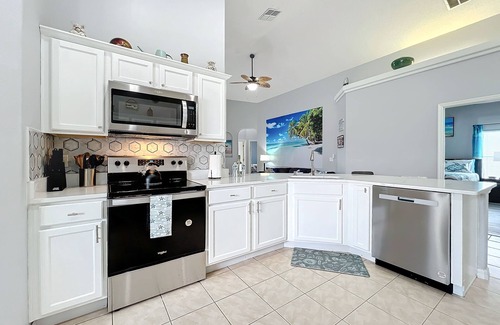 Four Corners House | Beach Theme Vacation Pool Spa Home Mins to Disney