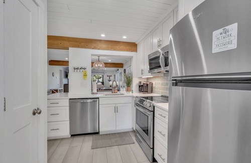 Saint Helena Island Condo | Beach Therapy! - Condo on Harbor Island, E Building