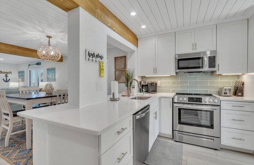 Saint Helena Island Condo | Beach Therapy! - Condo on Harbor Island, E Building