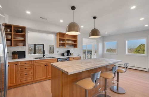 Town Bank House | Beach Therapy - Sleeps 17