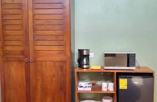 Matapalo House | Beach Townhouse, A/C Tortuga (Kitchenette +)
