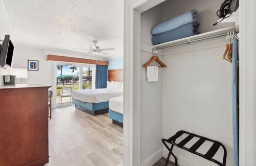 Jacksonville Hotel | Beach Vacation Awaits! Seaside Room with Oceanfront Views, Near Neptune Beach