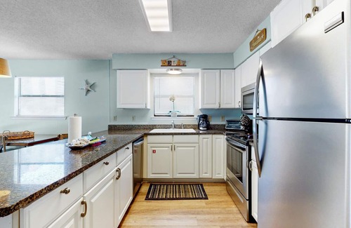 Orange Beach Condo | Beach View 3br/2ba W/pools Sleeps 8