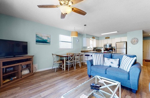 Orange Beach Condo | Beach View 3br/2ba W/pools Sleeps 8