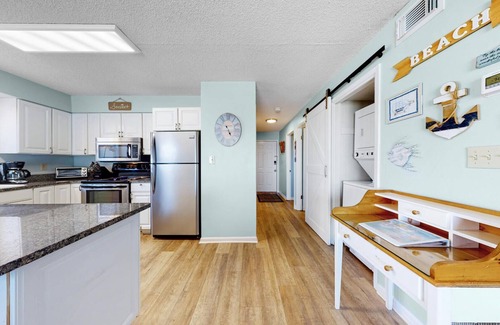 Orange Beach Condo | Beach View 3br/2ba W/pools Sleeps 8