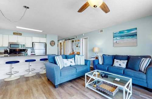 Orange Beach Condo | Beach View 3br/2ba W/pools Sleeps 8