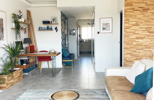 Cros-de-Cagnes Apartment | BEACH VIEW AND RACECOURSE