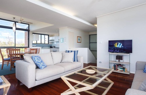 Boat Harbour House | Beach View At One Mile, 8/26 One Mile Close - infinity complex pool & WIFI