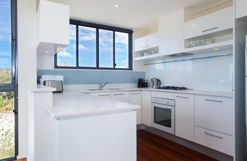 Boat Harbour House | Beach View At One Mile, 8/26 One Mile Close - infinity complex pool & WIFI