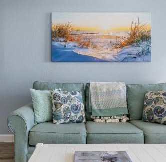 Folly Field Apartment | Beach view Balcony Huge Pool Cozy Villa