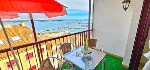 Boiro Apartment | Beach View Balcony - Gem in Boiro