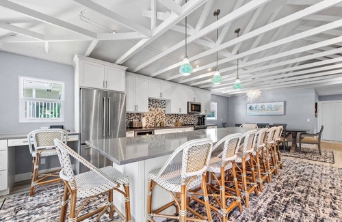 Laguna Shores Apartment | Beach view Pool Home