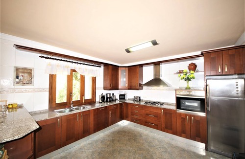 Son Serra de Marina Ski Chalet | Beach Villa, Amazing Pool, Free WiFi, BBQ.