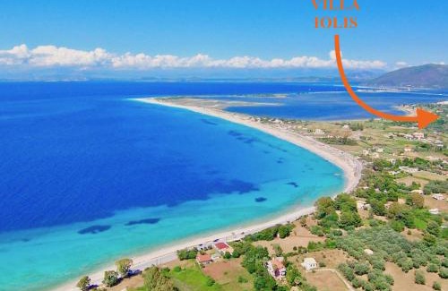 Lefkada Town Villa | Beach Villa Iolis with private pool by DadoVillas