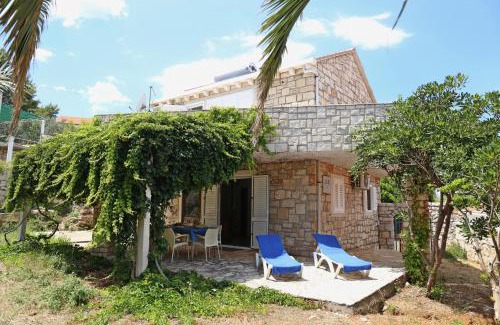 Lumbarda House | Beach Villa Olivia