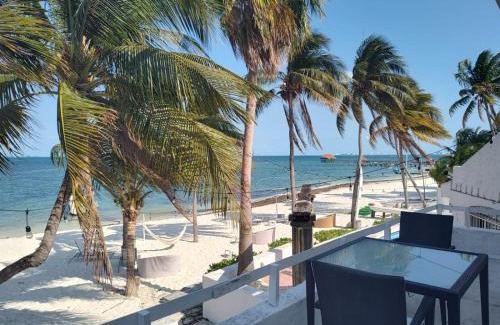 Puerto Juarez House | BEACH VILLA SURFERS SUNRISE HAVEN