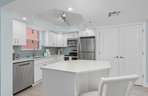 Fort Myers Beach Apartment | Beach Villas # 306 condo