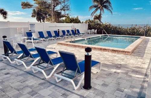 Fort Myers Beach Apartment | Beach Villas #401 - 250 Estero Blvd condo