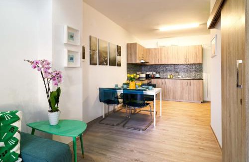 Potamos tis Germasogeias House | Beach Walk - Central, Cool, Cute, Convenient