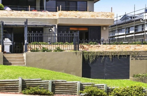 Terrigal Apartment | BEACHBOUND SANDALWOOD | Accom Holidays
