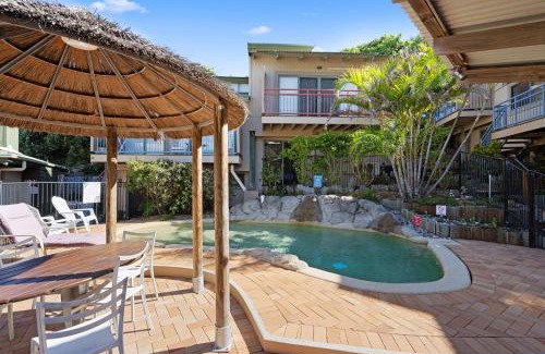 Point Lookout Apartment | BEACHBREAK - 100m to beach - sleeps 6