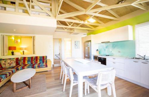 Point Lookout Apartment | BEACHBREAK - 100m to beach - sleeps 6