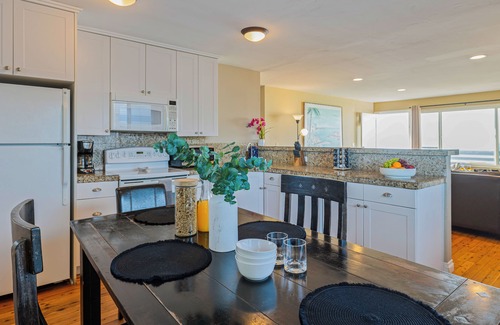 Sunset Cliffs House | Beachcliff 5 by AvantStay | Ocean Views, Patio
