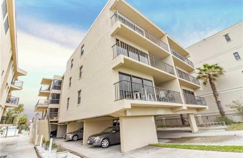 Jacksonville Beach Apartment | Beachcomber 301