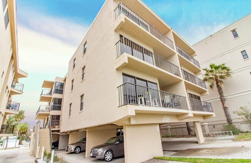 Jacksonville Beach Condo | Beachcomber 403