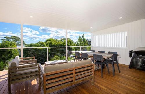Currarong House | Beachcomber at Currarong - Pet Friendly - 5 Mins Walk to Currarong Rockpools