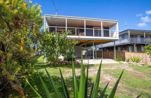 Currarong House | Beachcomber at Currarong - Pet Friendly - 5 Mins Walk to Currarong Rockpools
