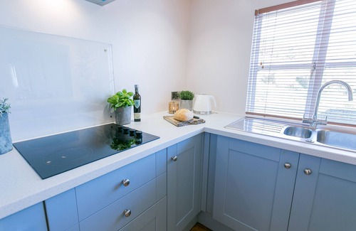 Llanfaethlu Apartment | Beachcomber's - an on the beach that sleeps 6 guests in 3 bedrooms