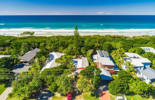 Suffolk Park House | Beachcombers Cottage - beachfront pet retreat
