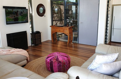 Boat Harbour Villa | Beaches, magnificent views and a luxury townhouse adjacent to the National Park.