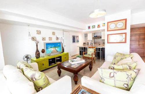 Juan Dolio - El Pueblo Apartment | Beachfront 4beds Jacuzzi Privacy Full Kitchen