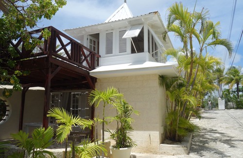 Silver Sands Apartment | Beachfront 1 bedroom apartment at the Inchcape Seaside Villas estate