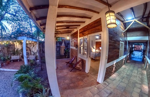 Pochomil House | Beachfront 1-of-a-kind House w AC Pool Wifi ATV