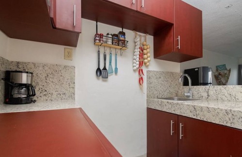 Alfredo V. Bonfil Apartment | Beachfront 1BR - Stunning Views - Near Hotel Zone & Isla Mujeres Ferry