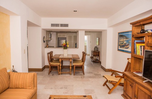 Ixtapa Condo | Beachfront 2 Bedroom Condo at Tesoro Hotel & Condo Resort
