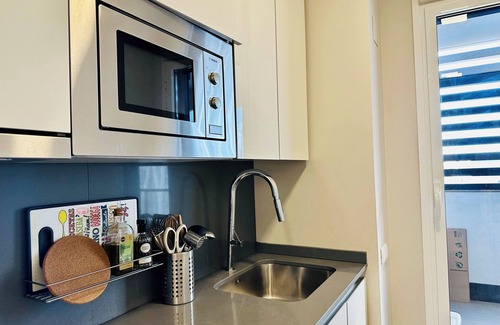 El Besos i el Maresme Apartment | Beachfront 2-bedroom apartment with sea view