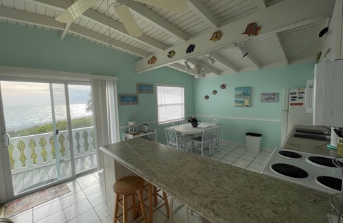 Englewood Apartment | Beachfront-2 Bedroom Unit-Upstairs-Walking distance to all Bars and Restaurants