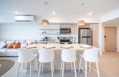 Cerro Plano Condo | Beachfront 2BR Condo - Rooftop lounge, Pool, Gym & Coworking –1 Min to Main St