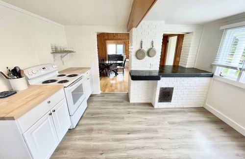 Bernard House | Beachfront 4 BR Spacious House! [Coastal Haven]