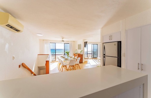 Zona Hotelera Villa | Beachfront 4BR Hotel Zone in Cancun.
