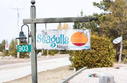 Sauble Beach House | BEACHFRONT 5BDRM SUNSET SUMMER SPECIAL WATERFRONT COTTAGE (VRBO ONLY)
