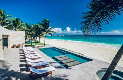 Playacar Fase I Villa | Beachfront All Inclusive Luxe Playacar Phase I - 7 BR.