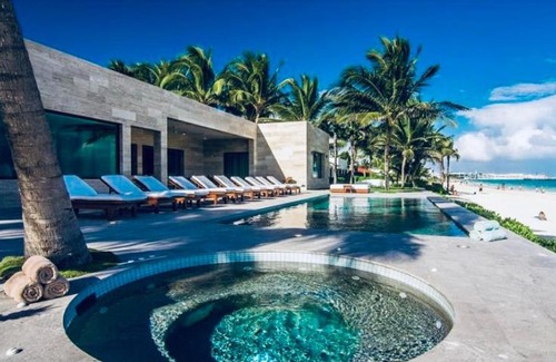 Playacar Fase I Villa | Beachfront All Inclusive Luxe Playacar Phase I - 7 BR.