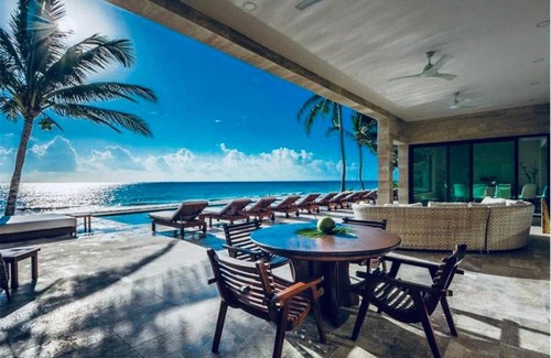 Playacar Fase I Villa | Beachfront All Inclusive Luxe Playacar Phase I - 7 BR.