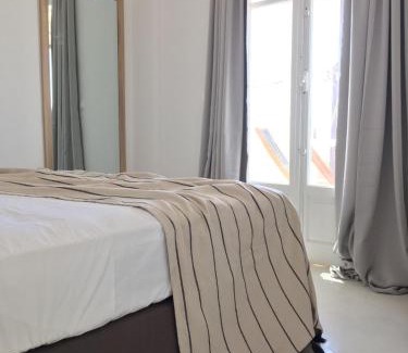 Antiparos Apartment | Beachfront Antiparos Apartment 2 Bedrooms Apartment Niamos Beautiful Sea Views Agios Georgios