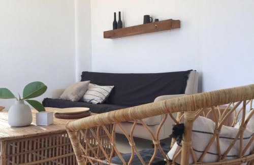 Antiparos Apartment | Beachfront Antiparos Apartment 2 Bedrooms Apartment Niamos Beautiful Sea Views Agios Georgios